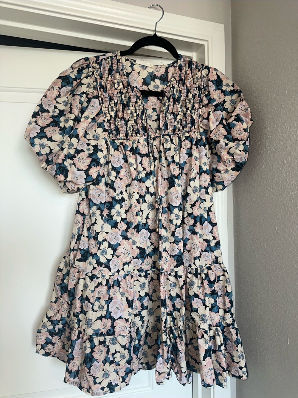 entro Floral Smocked Puff-Sleeve Mini Dress - Navy and Pink